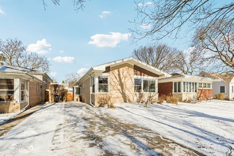 Tiny photo for 1811 South Boulevard, Evanston, IL 60202 (MLS # 12547150)