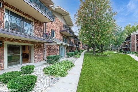Tiny photo for 5326 Waterbury Lane #1002, Crestwood, IL 60418 (MLS # 12773638)
