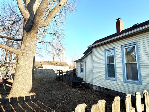 Tiny photo for 811 N Market Street, Marion, IL 62959 (MLS # 12574275)