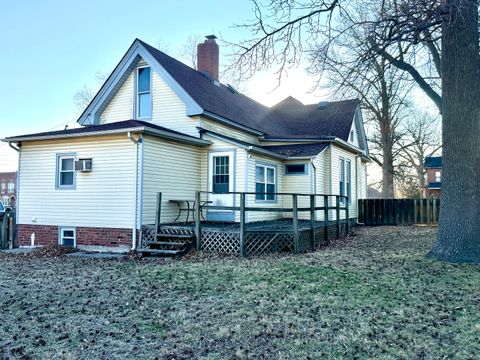 Tiny photo for 811 N Market Street, Marion, IL 62959 (MLS # 12574275)