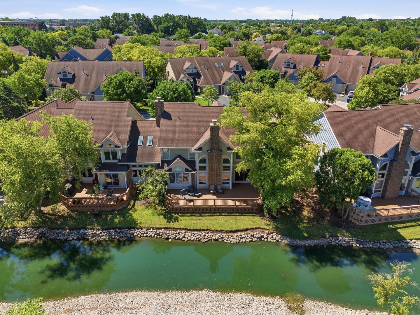 876 Island Court