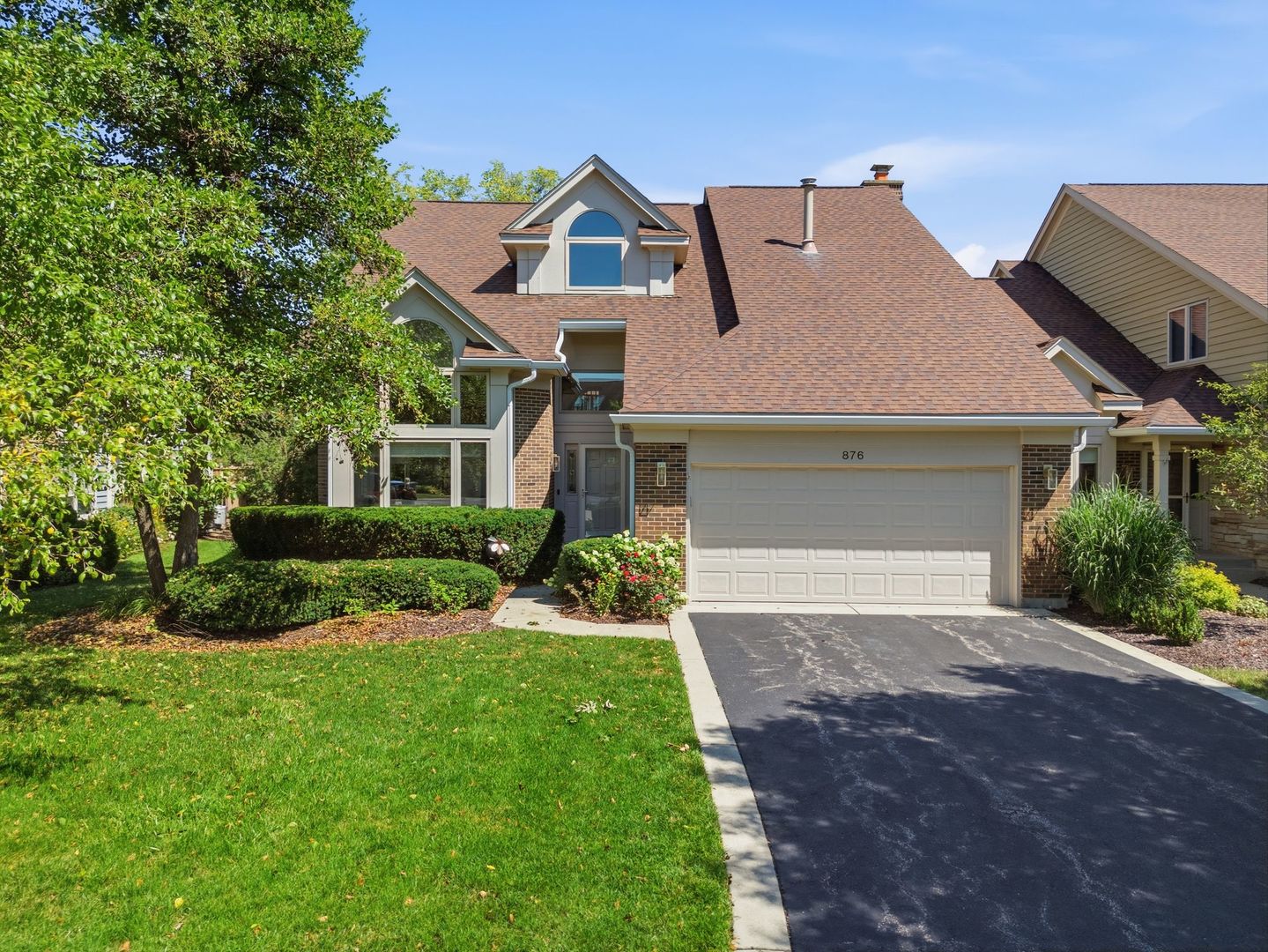876 Island Court