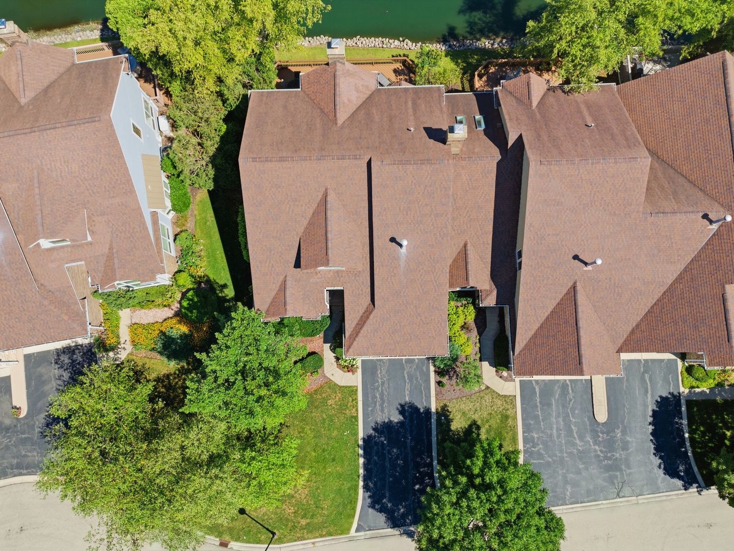 876 Island Court