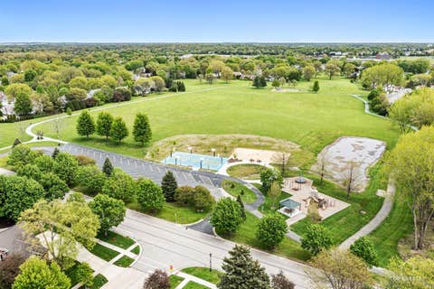 Tiny photo for 1309 Hawkins Court, St. Charles, IL 60174 (MLS # 12663317)