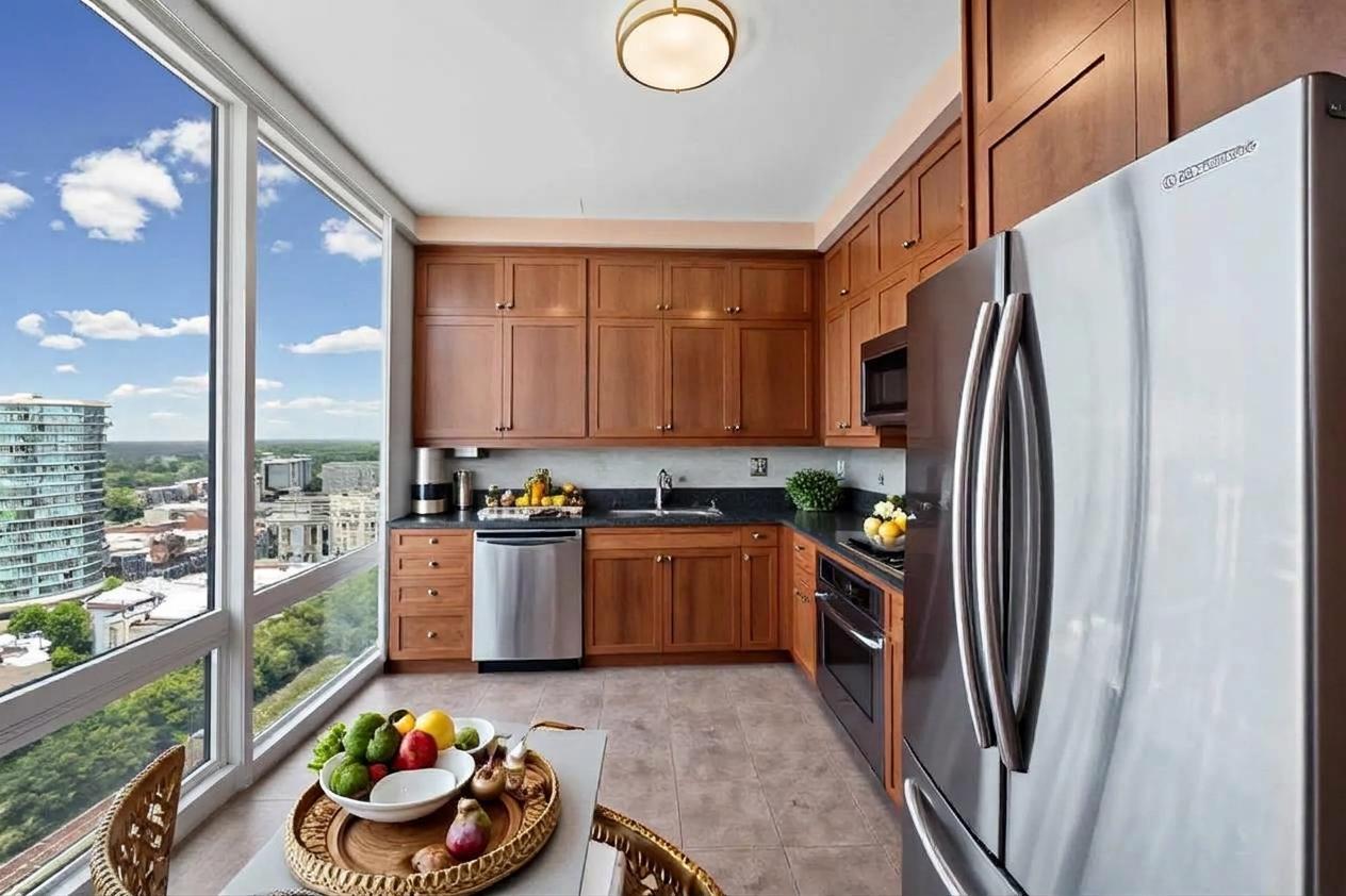 807 Davis Street 2212
