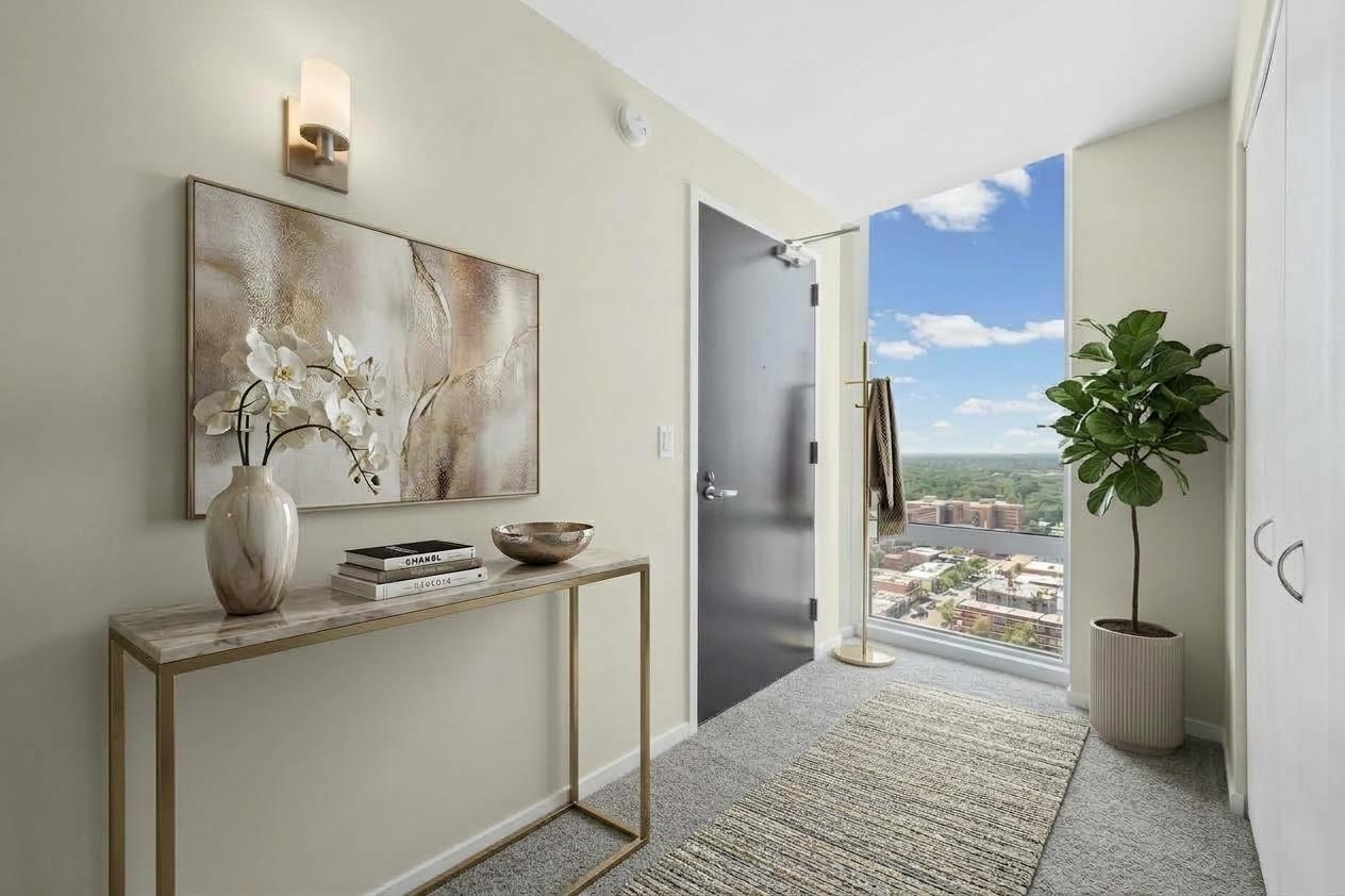 807 Davis Street 2212