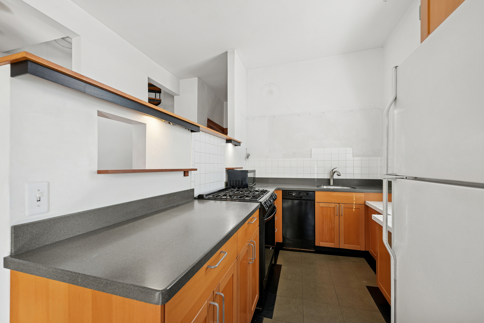 1329 W Nelson Street