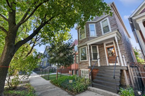 1329 W Nelson Street Chicago IL 60657