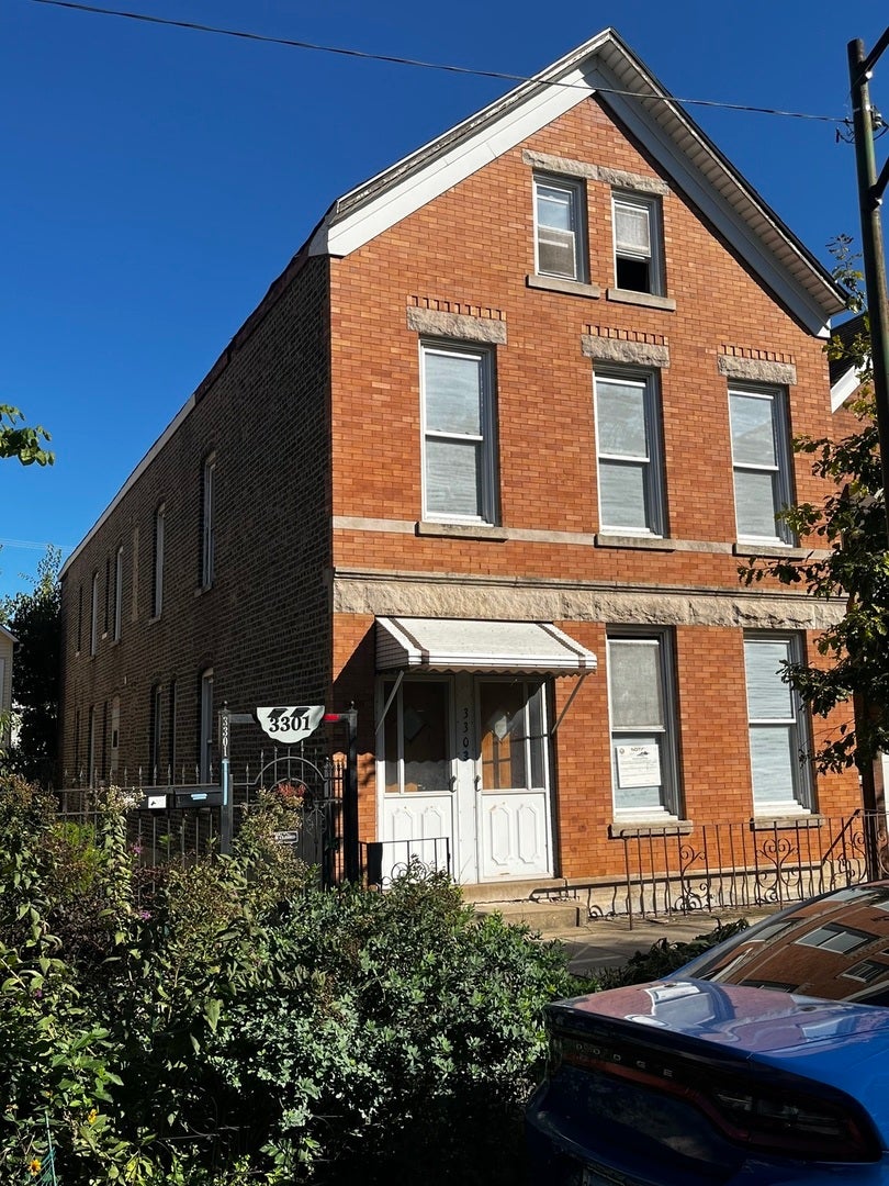 3303 S Aberdeen Street