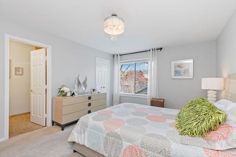 Tiny photo for 260 Timber Ridge Lane #A, Lake Barrington, IL 60010 (MLS # 12551409)