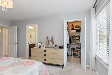 Tiny photo for 260 Timber Ridge Lane #A, Lake Barrington, IL 60010 (MLS # 12551409)