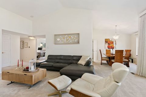 Tiny photo for 260 Timber Ridge Lane #A, Lake Barrington, IL 60010 (MLS # 12551409)