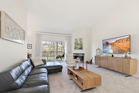 Tiny photo for 260 Timber Ridge Lane #A, Lake Barrington, IL 60010 (MLS # 12551409)