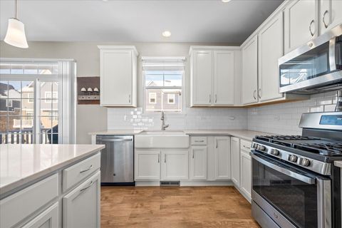 Tiny photo for 1941 Kingsley Circle, Northbrook, IL 60062 (MLS # 12550193)