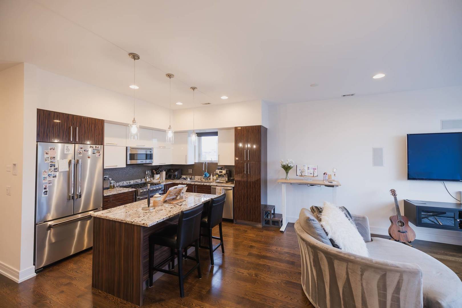 1446 W Cortez Street 4E
