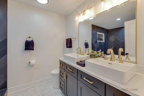 Tiny photo for 131 N Taylor Avenue, Oak Park, IL 60302 (MLS # 12662583)