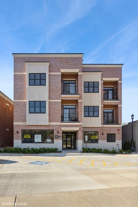 514 Hillgrove Avenue 303 Western Springs IL 60558