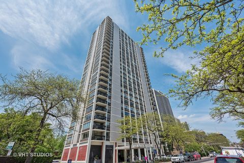 1455 N Sandburg Terrace 209B Chicago IL 60610
