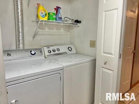 Tiny photo for 3828 CREEK HILL Drive #3, Bettendorf, IA 52722 (MLS # QC4267775)