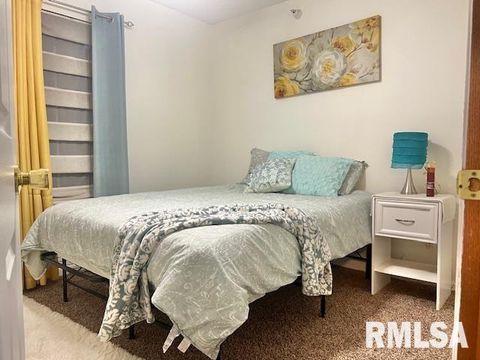 Tiny photo for 3828 CREEK HILL Drive #3, Bettendorf, IA 52722 (MLS # QC4267775)