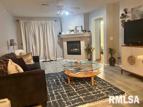 Tiny photo for 3828 CREEK HILL Drive #3, Bettendorf, IA 52722 (MLS # QC4267775)