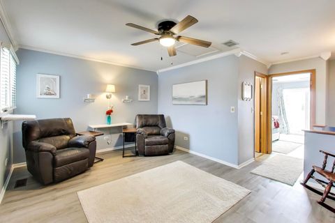 Tiny photo for 17298 W Maple Lane, Gurnee, IL 60031 (MLS # 12531573)