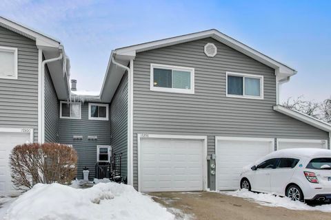 Tiny photo for 17298 W Maple Lane, Gurnee, IL 60031 (MLS # 12531573)