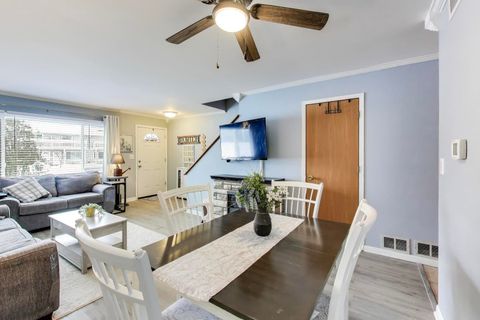 Tiny photo for 17298 W Maple Lane, Gurnee, IL 60031 (MLS # 12531573)