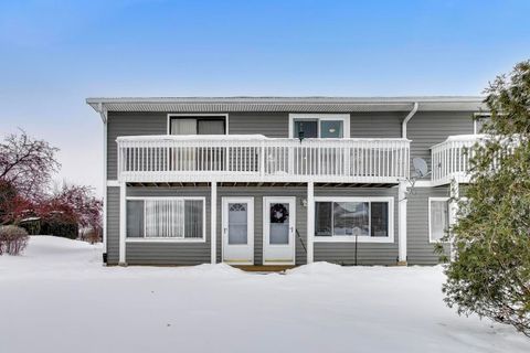 Tiny photo for 17298 W Maple Lane, Gurnee, IL 60031 (MLS # 12531573)