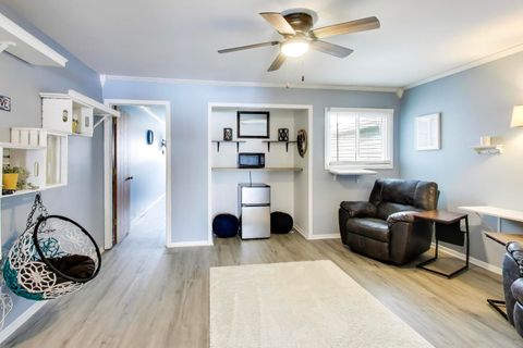 Tiny photo for 17298 W Maple Lane, Gurnee, IL 60031 (MLS # 12531573)