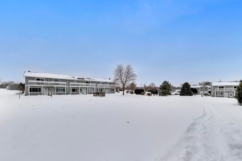 Tiny photo for 17298 W Maple Lane, Gurnee, IL 60031 (MLS # 12531573)