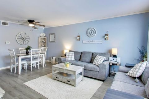 Tiny photo for 17298 W Maple Lane, Gurnee, IL 60031 (MLS # 12531573)