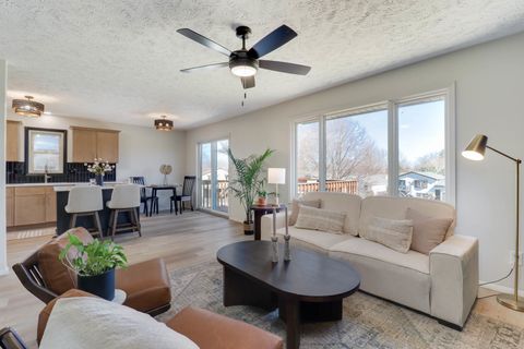 Tiny photo for 4 Carraway Court, Bloomington, IL 61704 (MLS # 12589880)