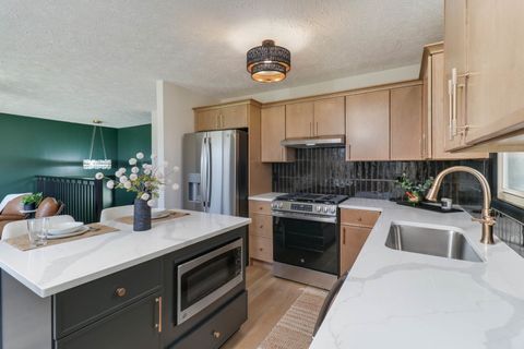 Tiny photo for 4 Carraway Court, Bloomington, IL 61704 (MLS # 12589880)