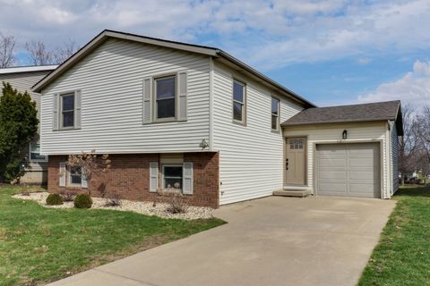 Tiny photo for 4 Carraway Court, Bloomington, IL 61704 (MLS # 12589880)