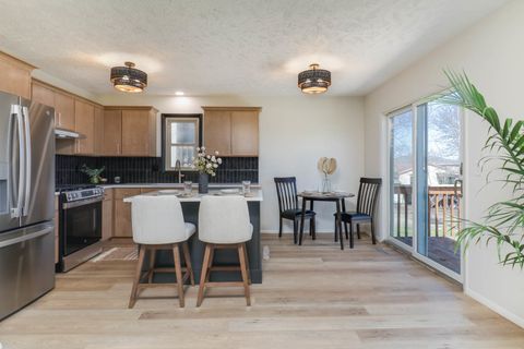 Tiny photo for 4 Carraway Court, Bloomington, IL 61704 (MLS # 12589880)