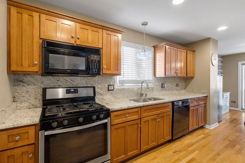 Tiny photo for 5828 W 90th Street, Oak Lawn, IL 60453 (MLS # 12780433)