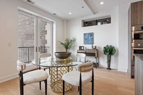 Tiny photo for 434 W Melrose Street #302, Chicago, IL 60657 (MLS # 12605346)