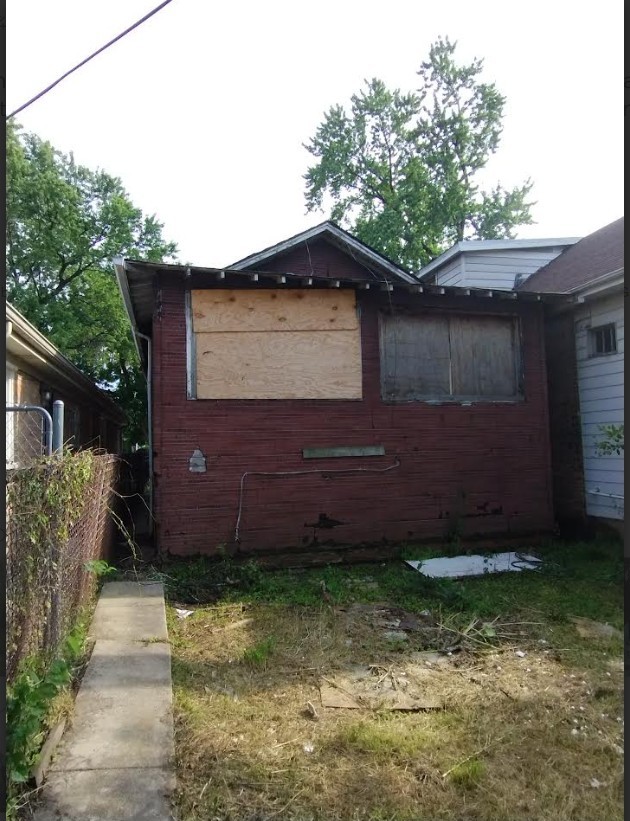 1342 W 108th Place