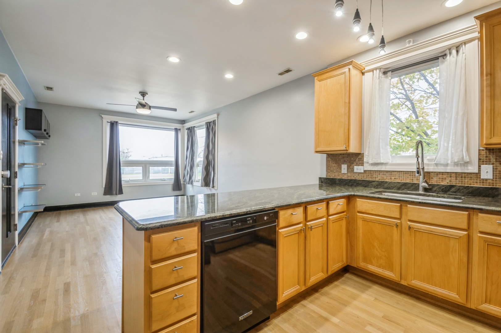 2135 W Adams Street 2