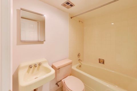 Tiny photo for 900 Stonegate Drive, Highland Park, IL 60035 (MLS # 12610735)