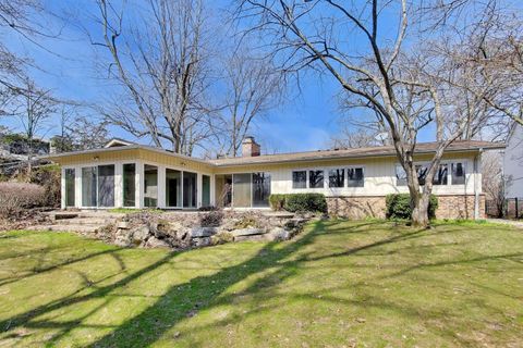 Tiny photo for 900 Stonegate Drive, Highland Park, IL 60035 (MLS # 12610735)