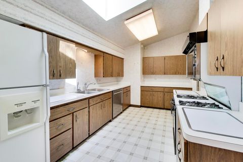 Tiny photo for 900 Stonegate Drive, Highland Park, IL 60035 (MLS # 12610735)