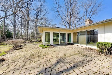 Tiny photo for 900 Stonegate Drive, Highland Park, IL 60035 (MLS # 12610735)