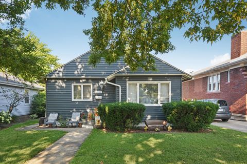 Photo of 1305 N Raynor Avenue, Joliet, IL 60435 (MLS # 12470998)