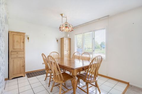 Tiny photo for 5712 W 102nd Street, Oak Lawn, IL 60453 (MLS # 12632549)