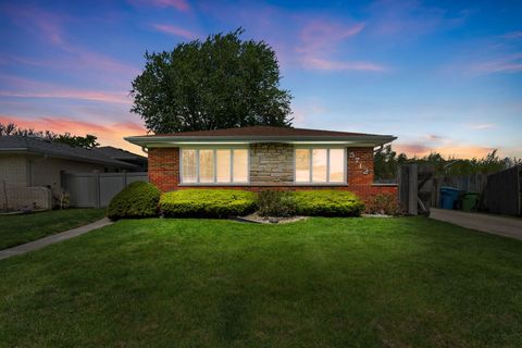 Photo of 5712 W 102nd Street, Oak Lawn, IL 60453 (MLS # 12632549)