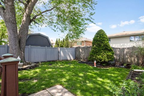 Tiny photo for 5712 W 102nd Street, Oak Lawn, IL 60453 (MLS # 12632549)