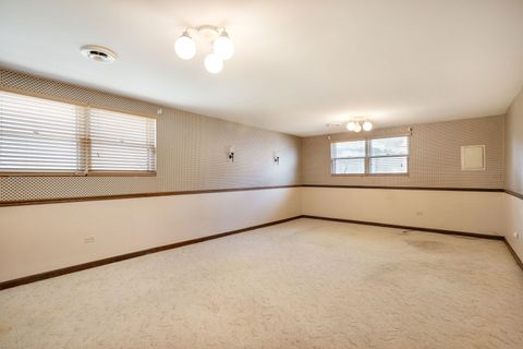 Tiny photo for 5712 W 102nd Street, Oak Lawn, IL 60453 (MLS # 12632549)