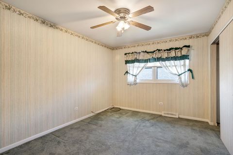 Tiny photo for 5712 W 102nd Street, Oak Lawn, IL 60453 (MLS # 12632549)